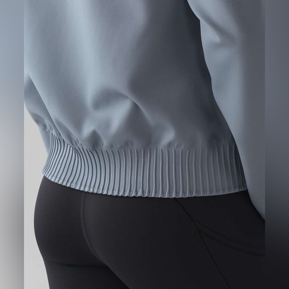 Lululemon✨Shaped Jacket•Air Warp Expression Graphic Hoodie•Sterling blue•NWOT• 6 - Picture 5 of 10